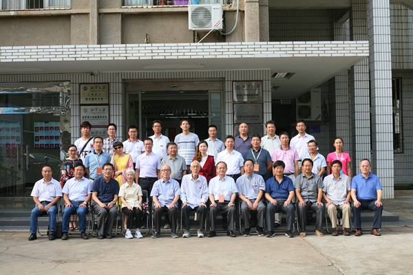 60周年校庆数色情直播
校友合影_副本.jpg